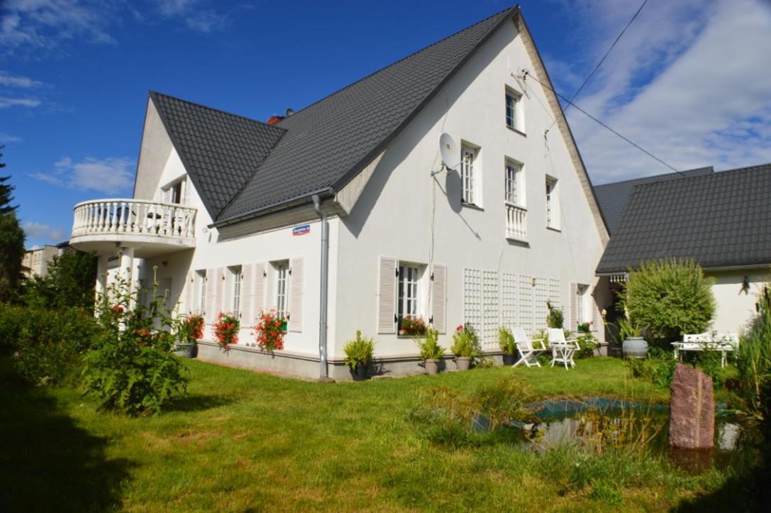 Villa Bialy Dwor à Kostrzyca Extérieur photo